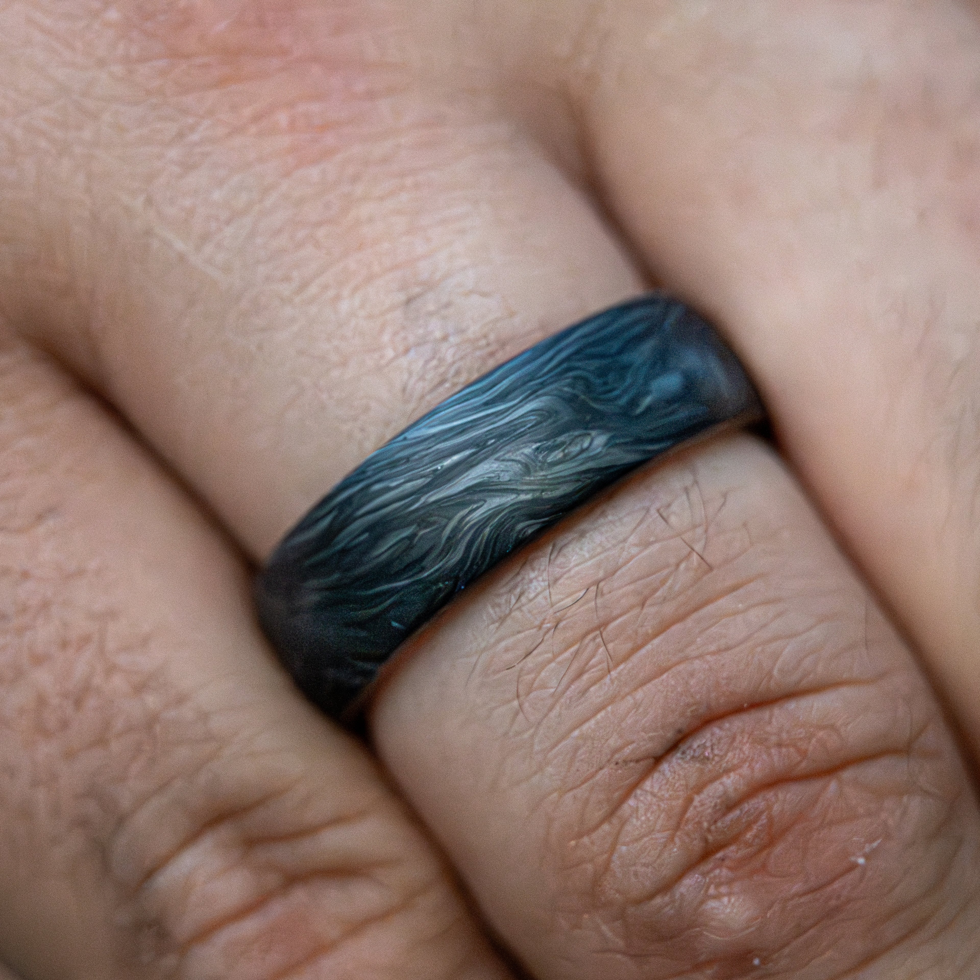 Ručně vyrobený magický černý prsten z uhlíkového vlákna